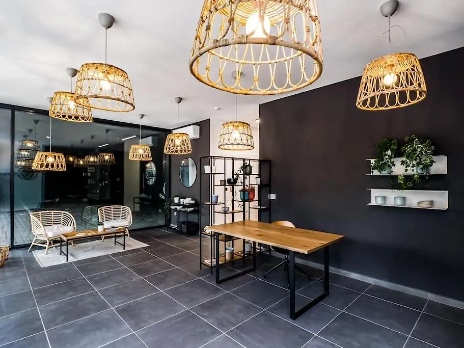 Mycampus 1 Bdrm, Stay 4, Free Parking, Garden, Self Check-In Sofia