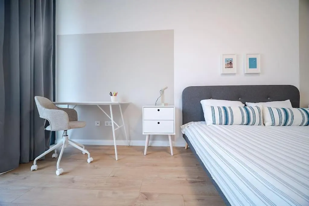 Apartment Mycampus 1 Bdrm, Stay 4, Free Parking, Garden, Self Check-In Sofia